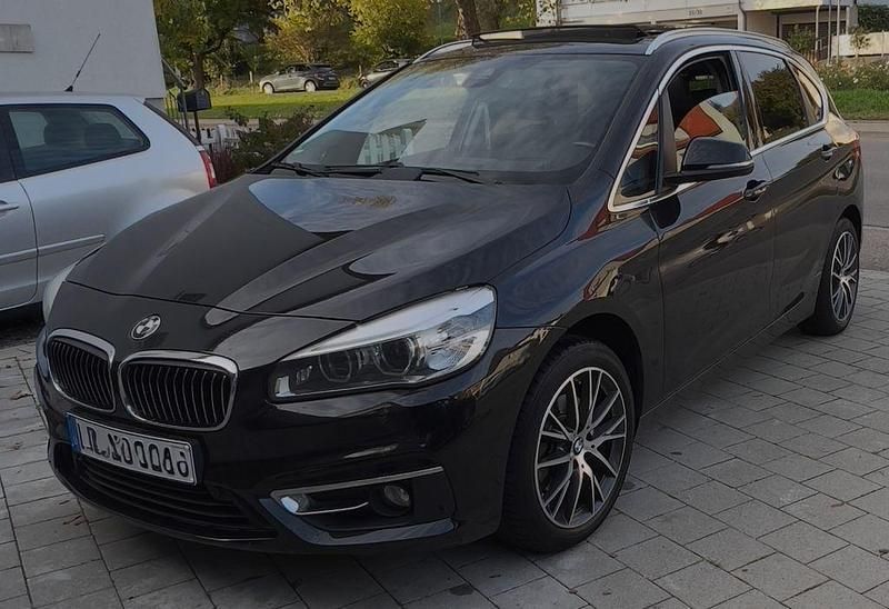 Schwarz Gebraucht 2014 BMW 218 Active Tourer Luxury Line Van / Kleinbus | 13.999 € (Etwas zu teuer) - Bild 1/4