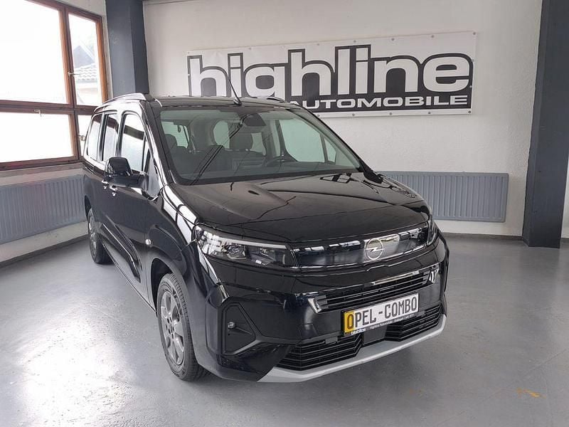 Neu Opel Combo Life Elegance 131 PS (96 kW) 2025 Schwarz Van / Kleinbus