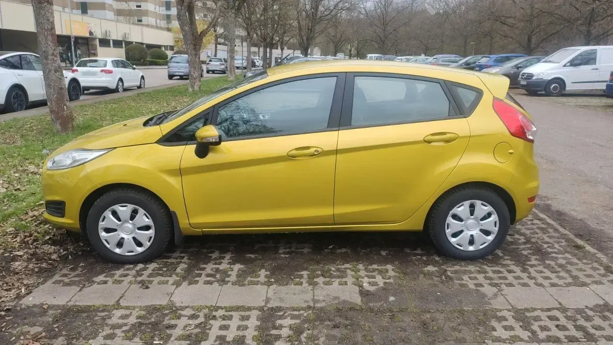 Gebraucht Ford Fiesta 80 PS (58 kW) 2016 Andere farben Kleinwagen