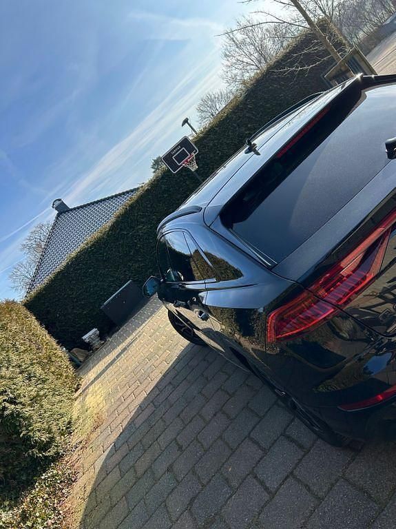 Gebraucht Audi Q8 S-Line 286 PS (210 kW) 2023 Schwarz SUV