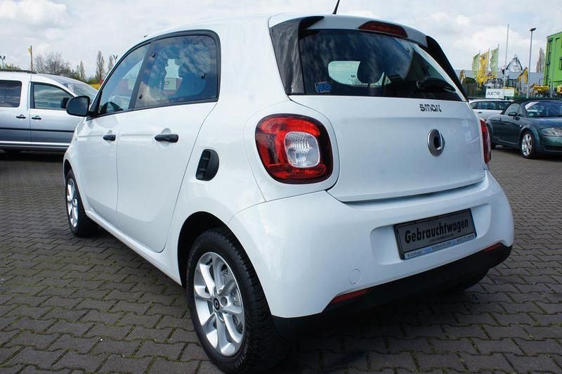 Gebraucht Smart ForFour Electric Drive 60 kW (82 PS) 2018 Weiß Limousine