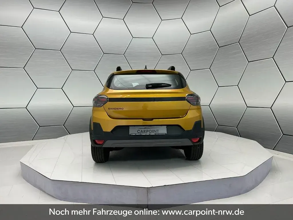 Neu Dacia Sandero Extreme 122 PS (89 kW) 2026 Gelb Limousine