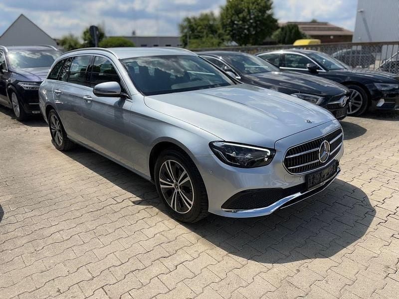Gebraucht Mercedes E220 194 PS (142 kW) 2021 Silber Kombi