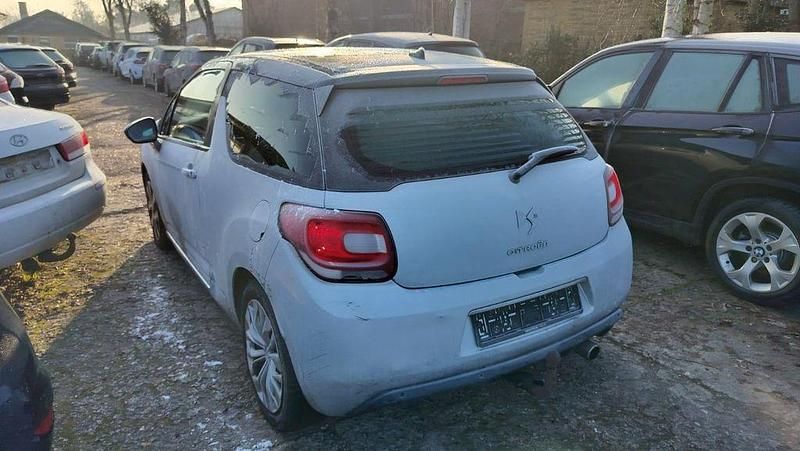 Gebraucht Citroën DS3 So Chic 92 PS (67 kW) 2011 Grau Kleinwagen