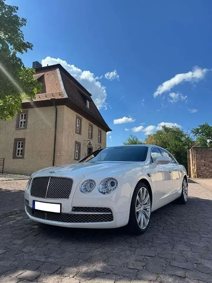 Gebraucht Bentley Flying Spur Mulliner 625 PS (459 kW) 2014 Weiß Limousine