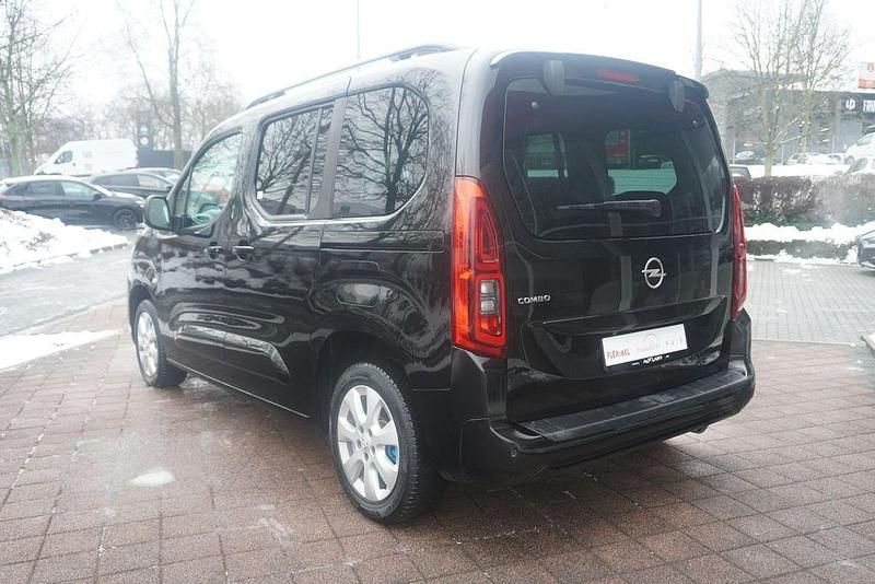 Gebraucht Opel Combo Life Elegance 131 PS (96 kW) 2022 Schwarz Van / Kleinbus