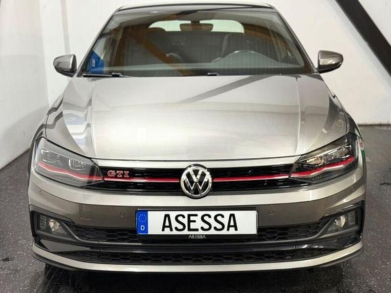 Grau Gebraucht 2019 VW Polo Beats Limousine | 16.799 € (Guter Preis) - Bild 1/2