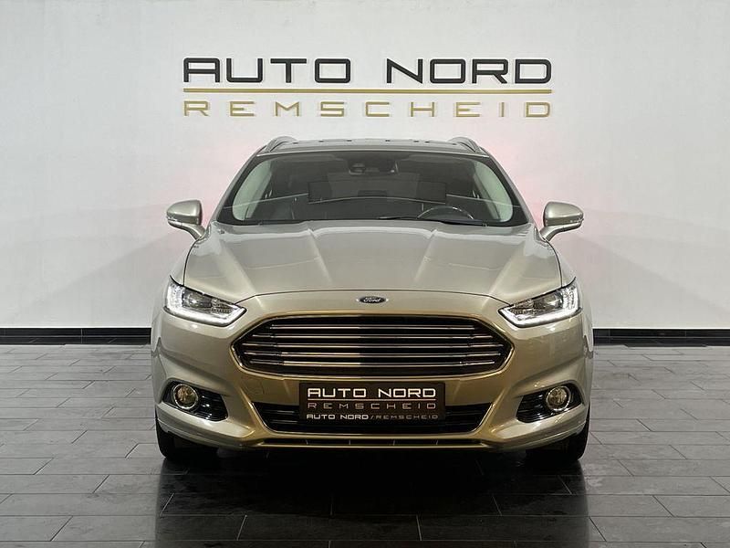 Gebraucht Ford Mondeo Titanium 241 PS (177 kW) 2015 Beige Limousine