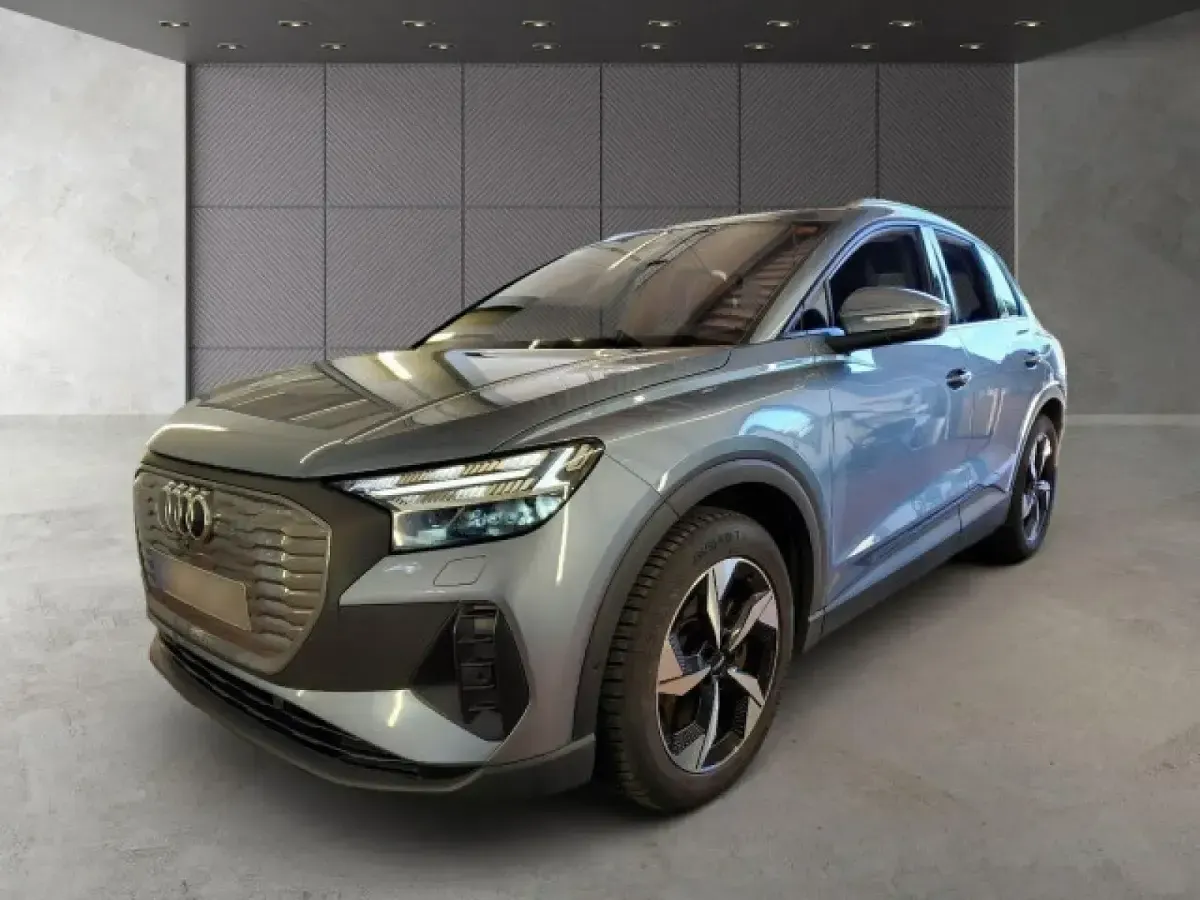 Gebraucht Audi Q4 e-tron Ambiente 194 kW (265 PS) 2023 Geysirblau metallic SUV