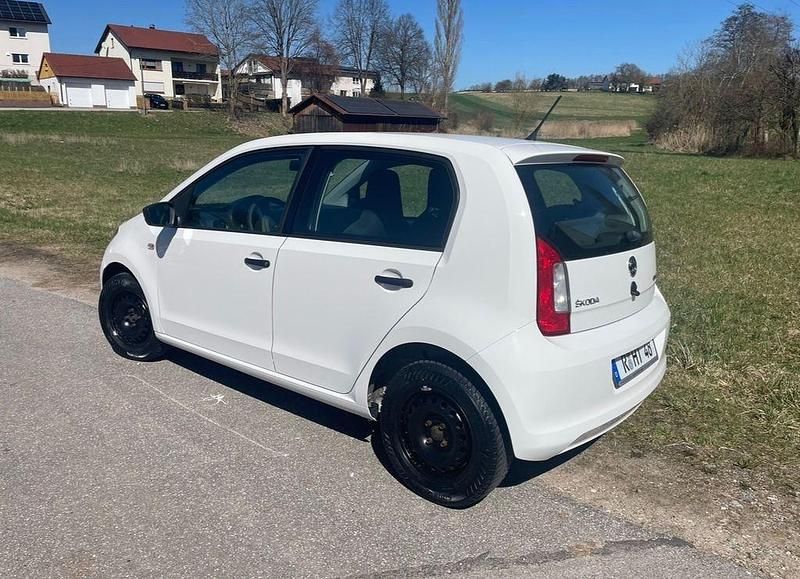 Gebraucht Skoda Citigo Active 60 PS (44 kW) 2015 Weiß Kleinwagen
