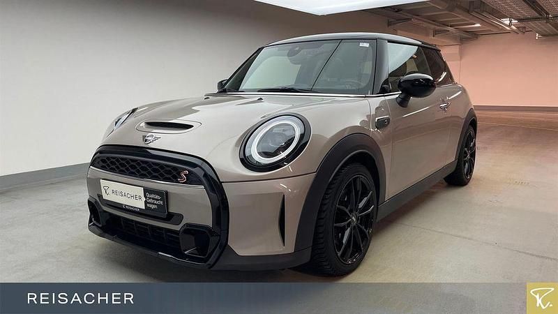 Grau Gebraucht 2021 Mini Cooper S Classic Kleinwagen | 24.990 € (Teuer) - Bild 1/4