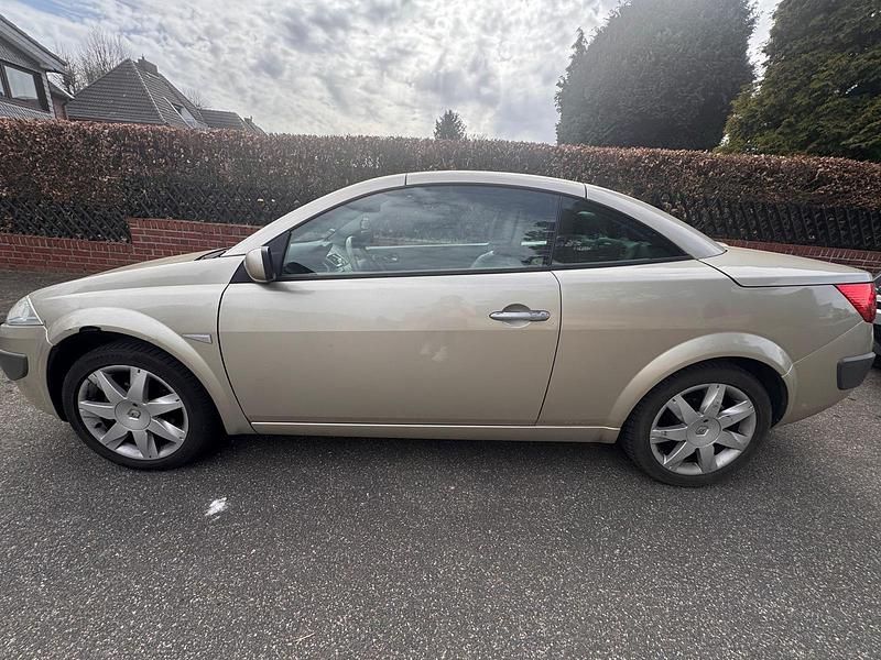 Gebraucht Renault Mégane Cabriolet Dynamique 102 PS (75 kW) 2007 Gold Cabrio