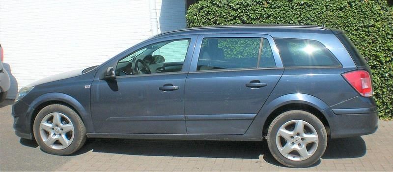 Gebraucht Opel Astra Cosmo 120 PS (88 kW) 2008 Blau Kombi