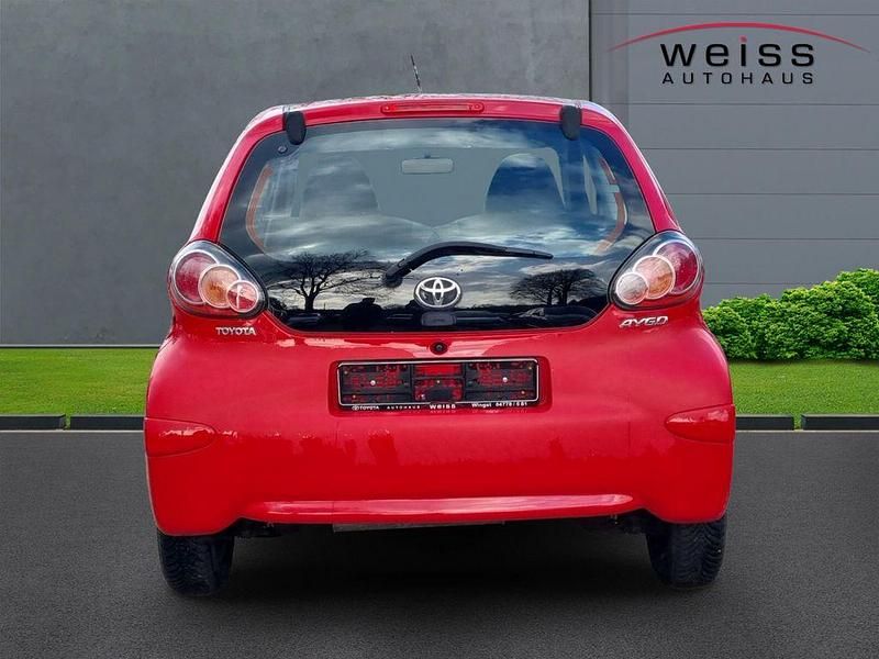 Gebraucht Toyota Aygo Cool 68 PS (50 kW) 2012 Rot Kleinwagen