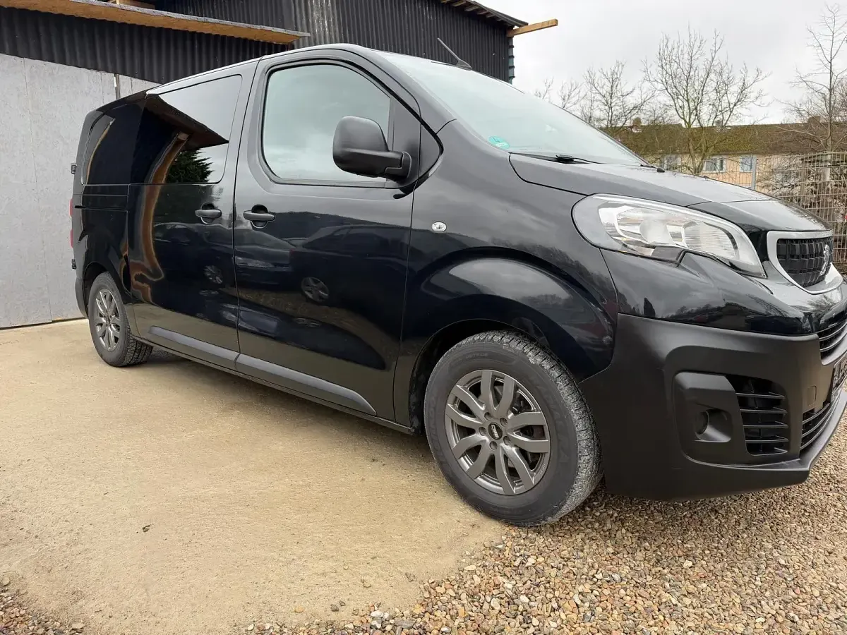 Gebraucht Peugeot Expert 95 PS (69 kW) 2017 Schwarz Van