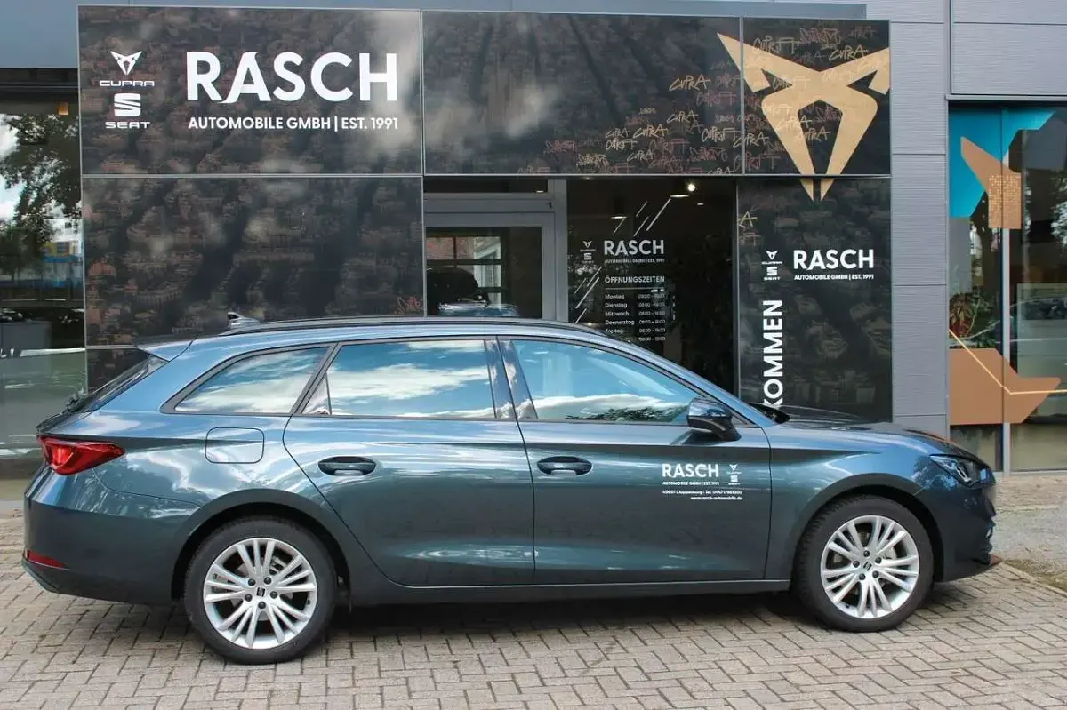 Gebraucht Seat Leon Style 150 PS (110 kW) 2024 "magnetic tech" Kombi