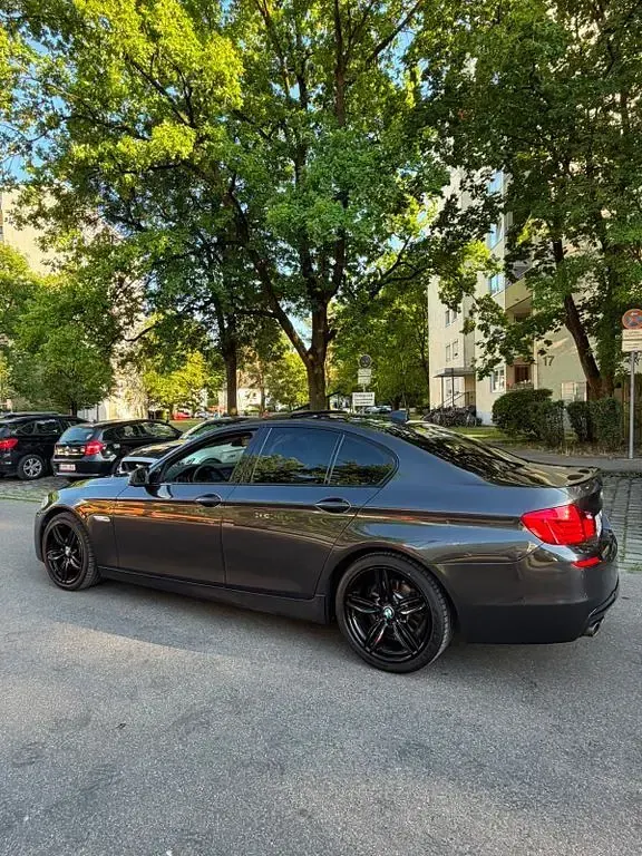 Gebraucht BMW 530 245 PS (180 kW) 2009 Grau Limousine