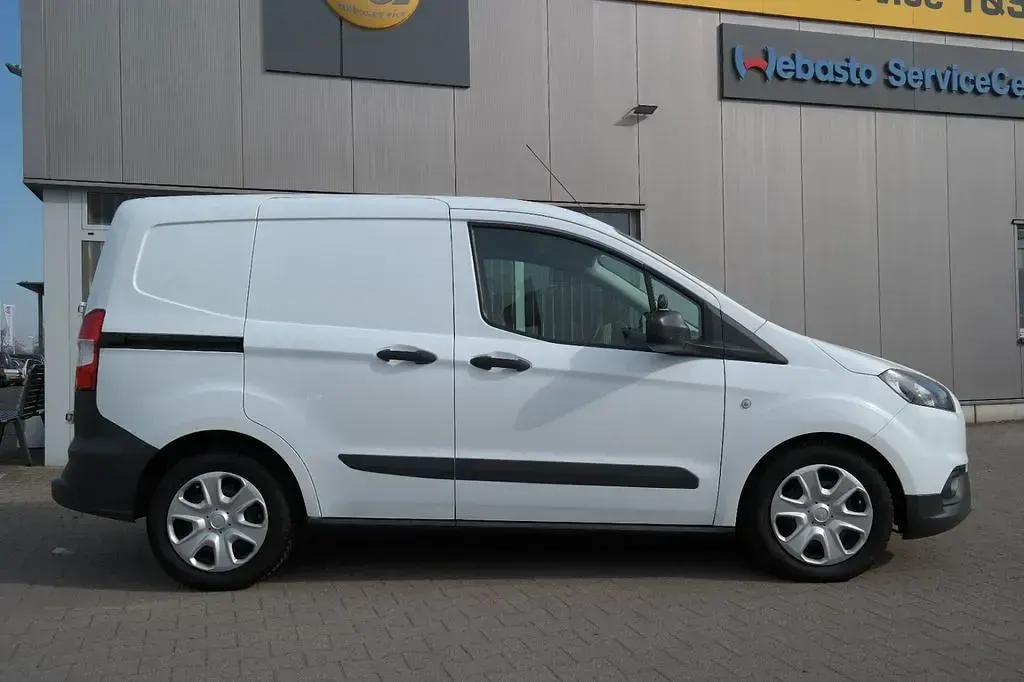 Gebraucht Ford Tourneo Courier 101 PS (74 kW) 2022 Weiß Van / Kleinbus