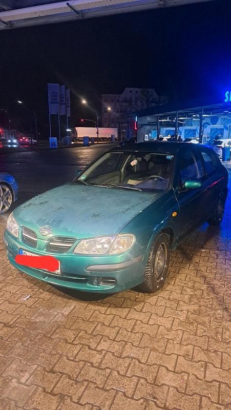 Gebraucht Nissan Almera 90 PS (66 kW) 2002 Grün Kleinwagen