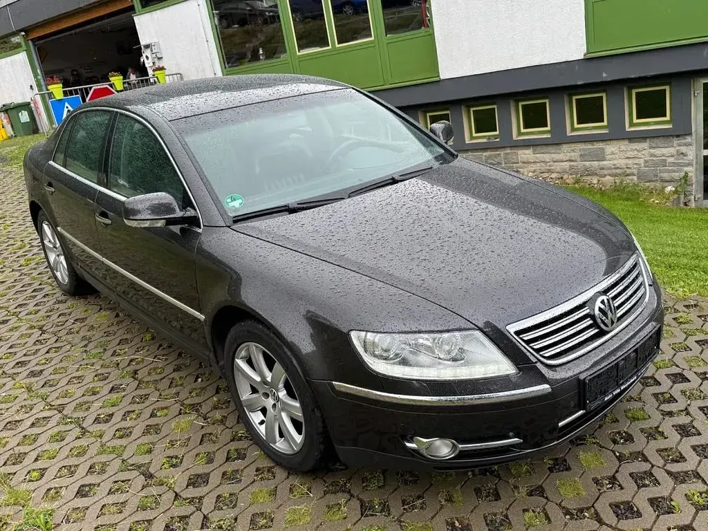 Gebraucht VW Phaeton 239 PS (175 kW) 2010 Braun Limousine