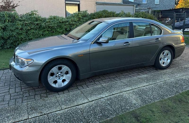 Gebraucht BMW 735 272 PS (200 kW) 2002 Grau Limousine