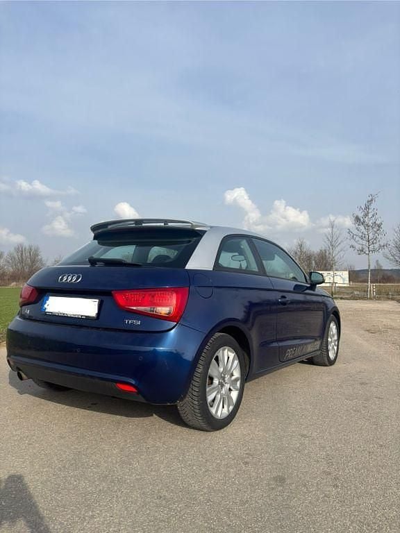 Gebraucht Audi A1 Sport 86 PS (63 kW) 2011 Blau Kleinwagen