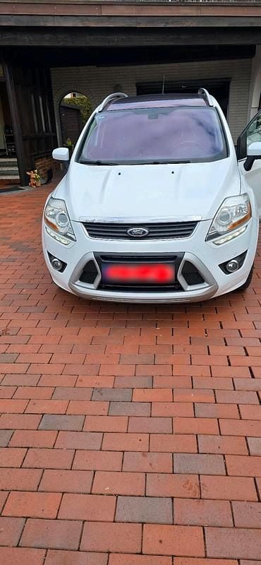 Gebraucht Ford Kuga Individual 163 PS (119 kW) 2012 Weiß SUV