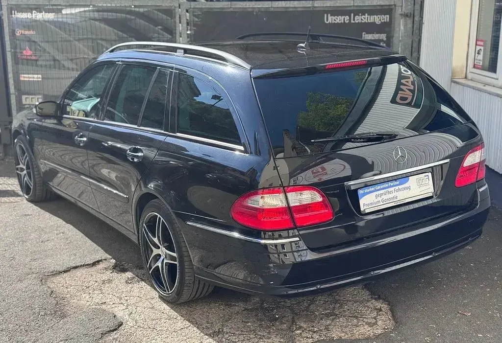 Gebraucht Mercedes E220 150 PS (110 kW) 2006 Schwarz Limousine