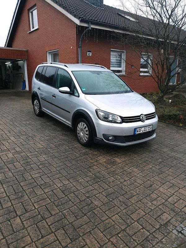 Silber Gebraucht 2011 VW Touran Cross Van / Kleinbus | 5.000 € (Guter Preis) - Bild 1/4