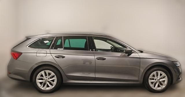 Metallic Gebraucht 2024 Skoda Octavia Style | 34.000 € (Superpreis) - Bild 1/1
