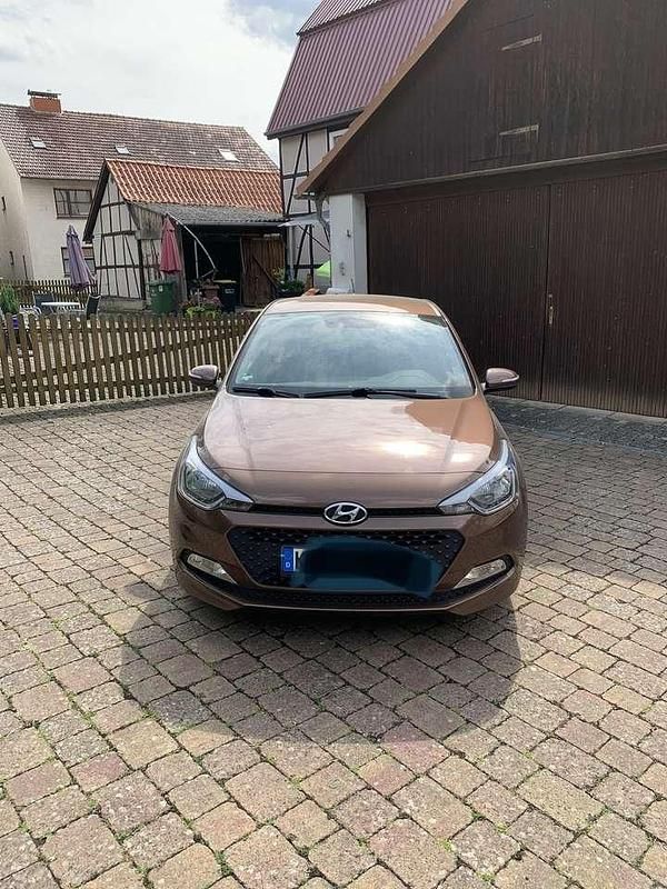 Gebraucht 2016 Hyundai i20 Trend Limousine | 8.700 € (Fairer Preis) - Bild 1/4