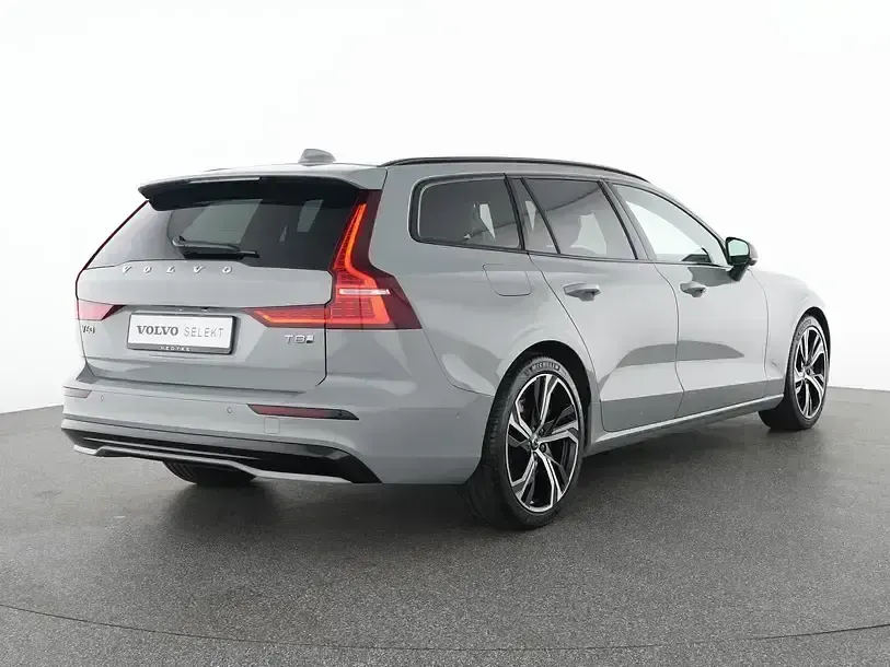 Gebraucht Volvo V60 Plus 455 PS (334 kW) 2024 Grau Kombi