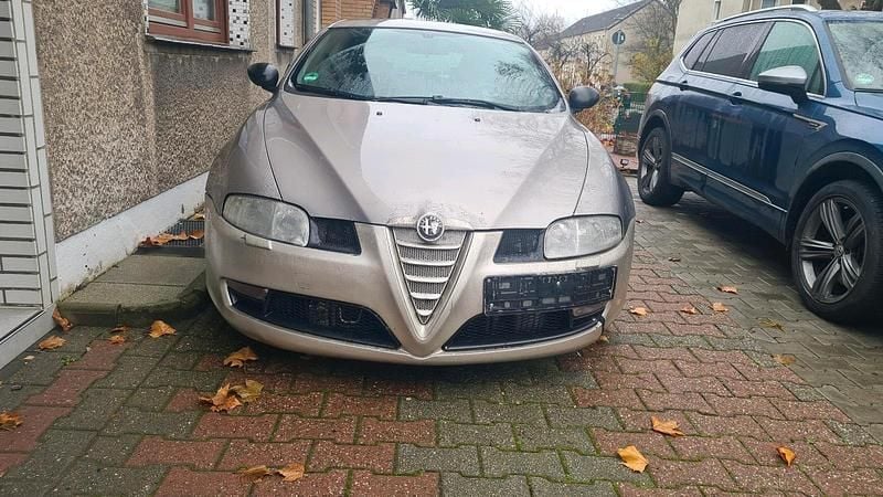 Silber Gebraucht 2007 Alfa Romeo GT Coupé | 1.290 € (Fairer Preis) - Bild 1/4