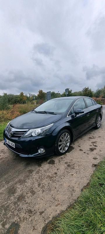 Blau Gebraucht 2012 Toyota Avensis T2 Limousine | 7.900 € (Etwas zu teuer) - Bild 1/4