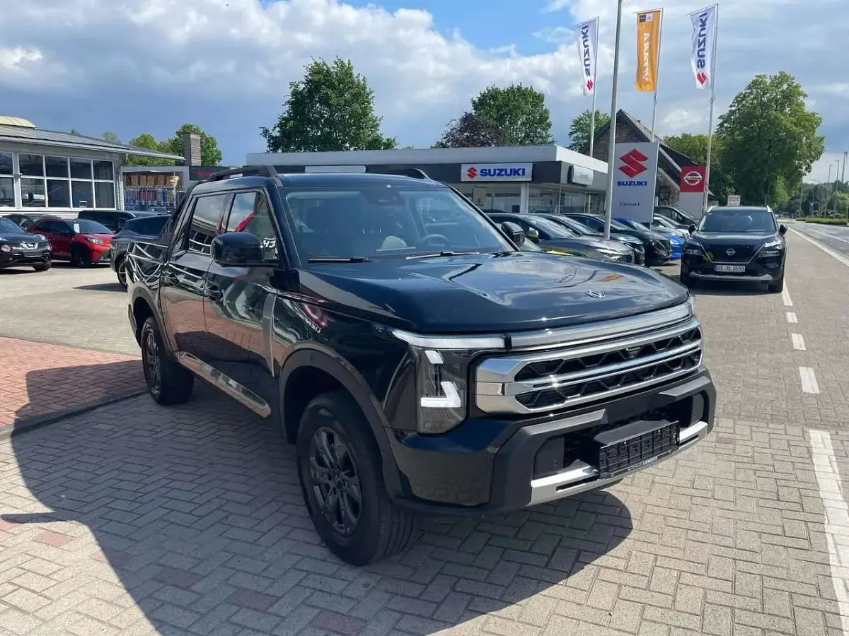 Neu Nissan Navara 190 PS (139 kW) 2026 Schwarz Pickup