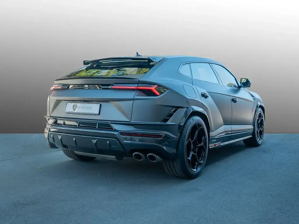 Usata Lamborghini Urus 666 CV (489 kW) 2023 Grigio SUV