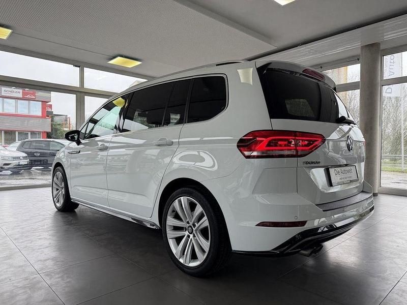 Gebraucht VW Touran Highline 150 PS (110 kW) 2016 Pure white (weiß) Van / Kleinbus