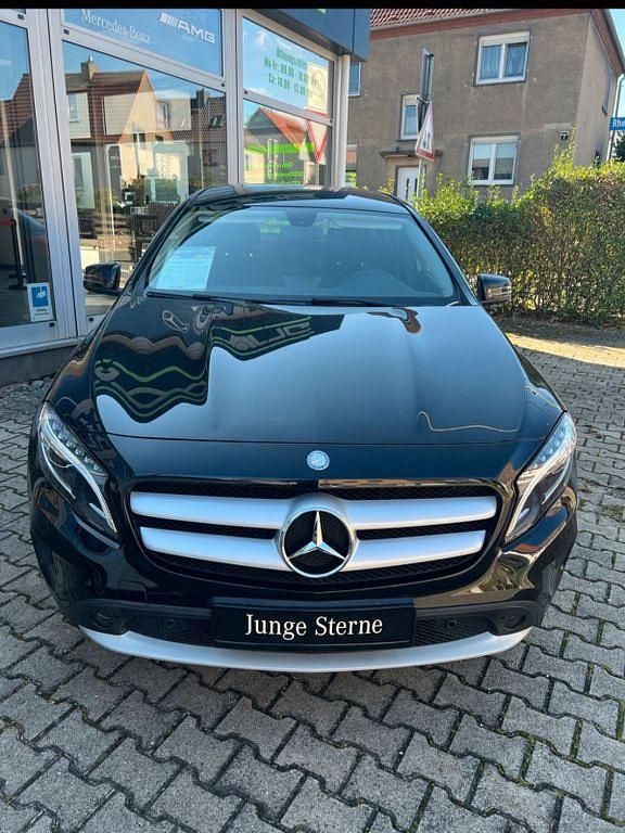 Schwarz Gebraucht 2014 Mercedes GLA200 SUV | 14.500 € (Superpreis) - Bild 1/4