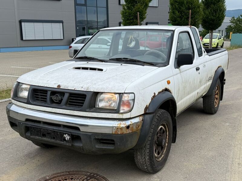 Weiß Gebraucht 2001 Nissan Navara Abholung | 1.950 € - Bild 1/4