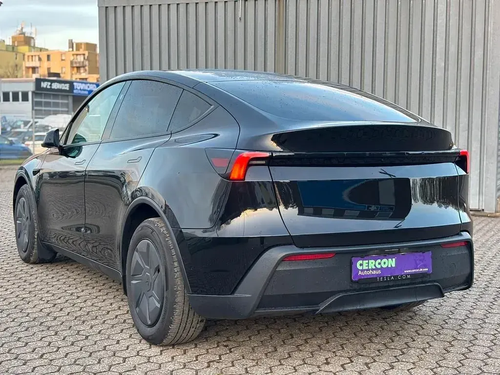 Usado Tesla Model Y Standard Range 219 kW (299 CV) 2025 Negro SUV