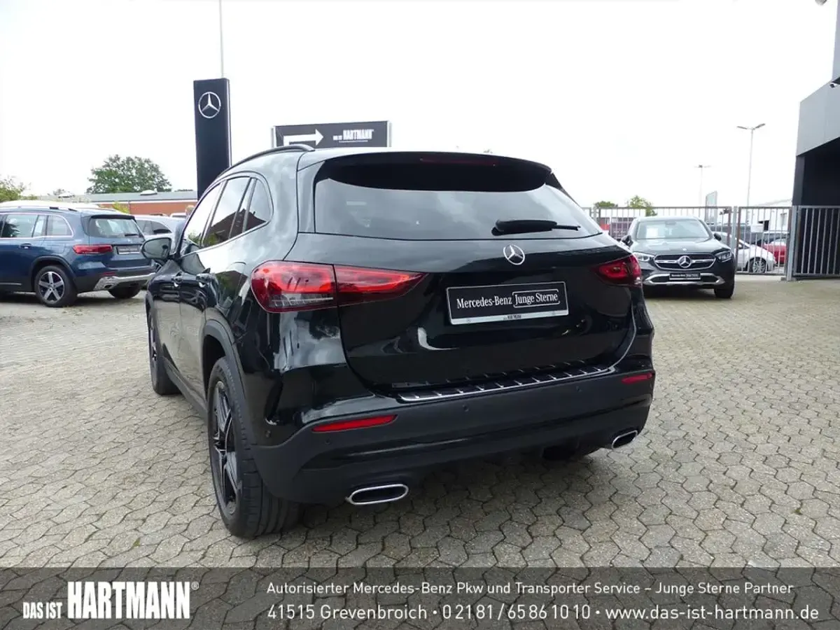 Gebraucht Mercedes GLA180 AMG 136 PS (100 kW) 2023 Kosmosschwarz metallic SUV
