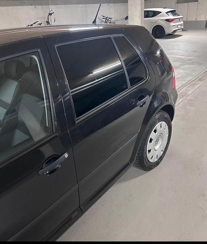 Gebraucht VW Golf IV 75 PS (55 kW) 2003 Schwarz Kleinwagen