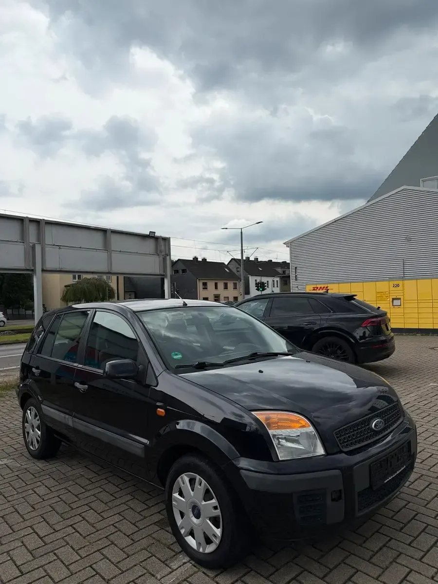 Gebraucht Ford Fusion 90 PS (66 kW) 2009 Schwarz Kleinwagen