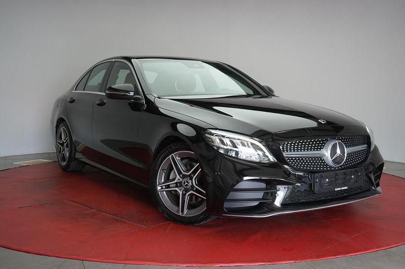 Obsidian black Gebraucht 2020 Mercedes C220 AMG line Limousine | 28.950 € (Etwas zu teuer) - Bild 1/4