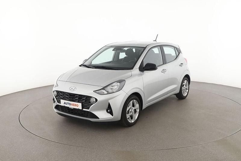 Grau Gebraucht 2023 Hyundai i10 Trend Kleinwagen | 16.560 € (Fairer Preis) - Bild 1/3