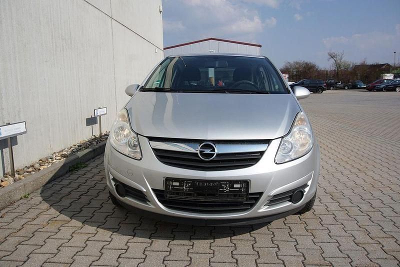 Gebraucht Opel Corsa 80 PS (58 kW) 2009 Starsilber iii m2 Kleinwagen