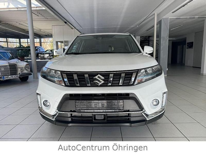 Gebraucht Suzuki Vitara 129 PS (94 kW) 2022 Weiß SUV