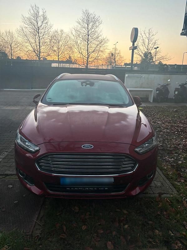 Gebraucht Ford Mondeo 160 PS (117 kW) 2015 Rot Kombi