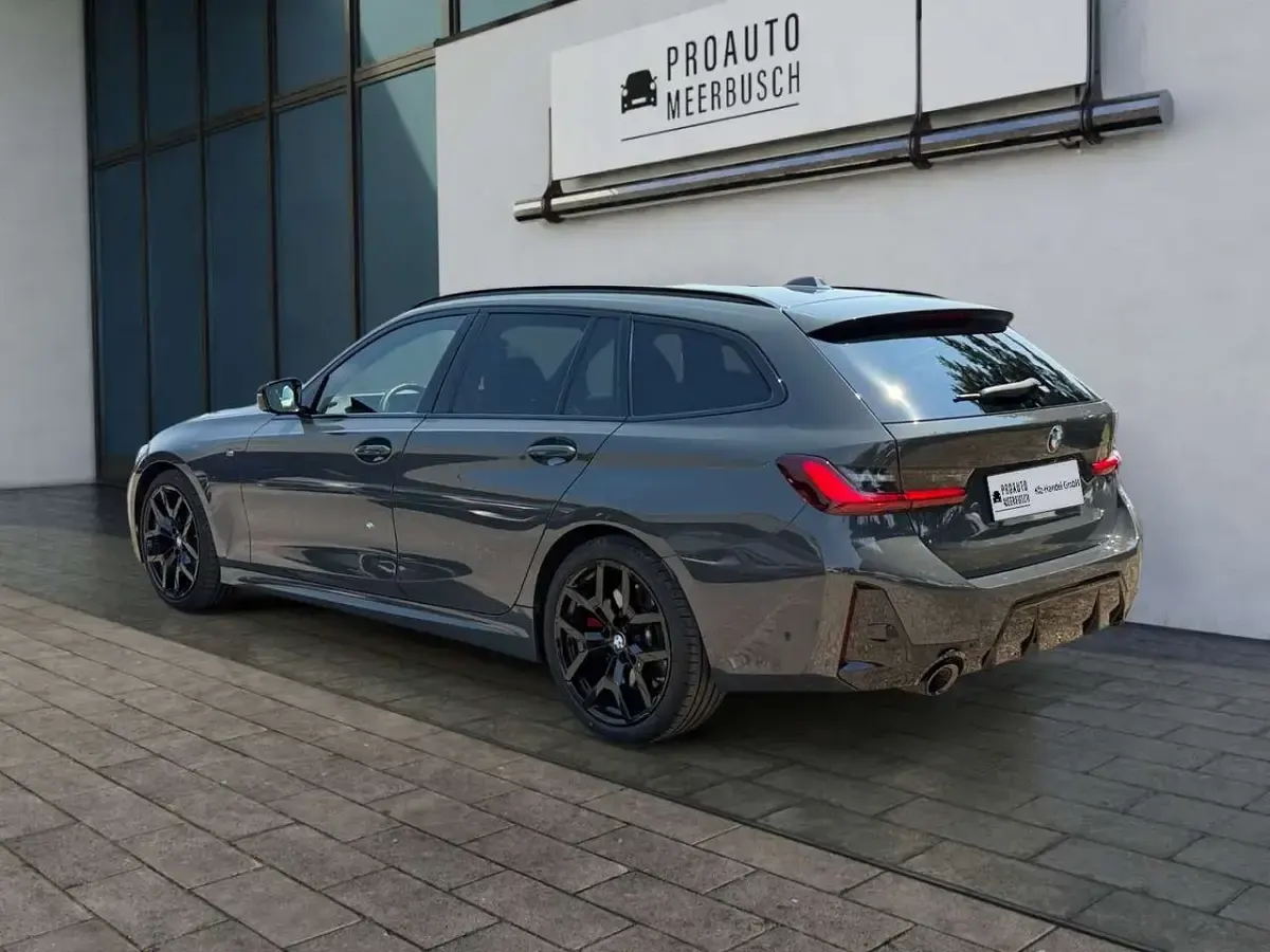 Gebraucht BMW 320 M Sport 190 PS (139 kW) 2025 Grau Limousine