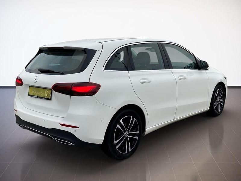 Gebraucht Mercedes B200 Progressive 177 PS (130 kW) 2023 Polarweiss Van / Kleinbus